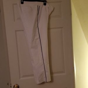 White cropped pants 👖 with black trim